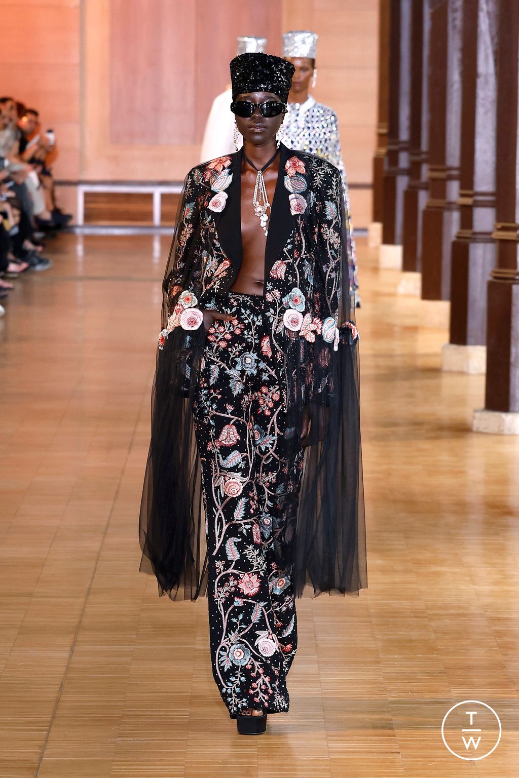 Fashion Week Paris Fall/Winter 2024 look 103 from the Rahul Mishra collection 高级定制