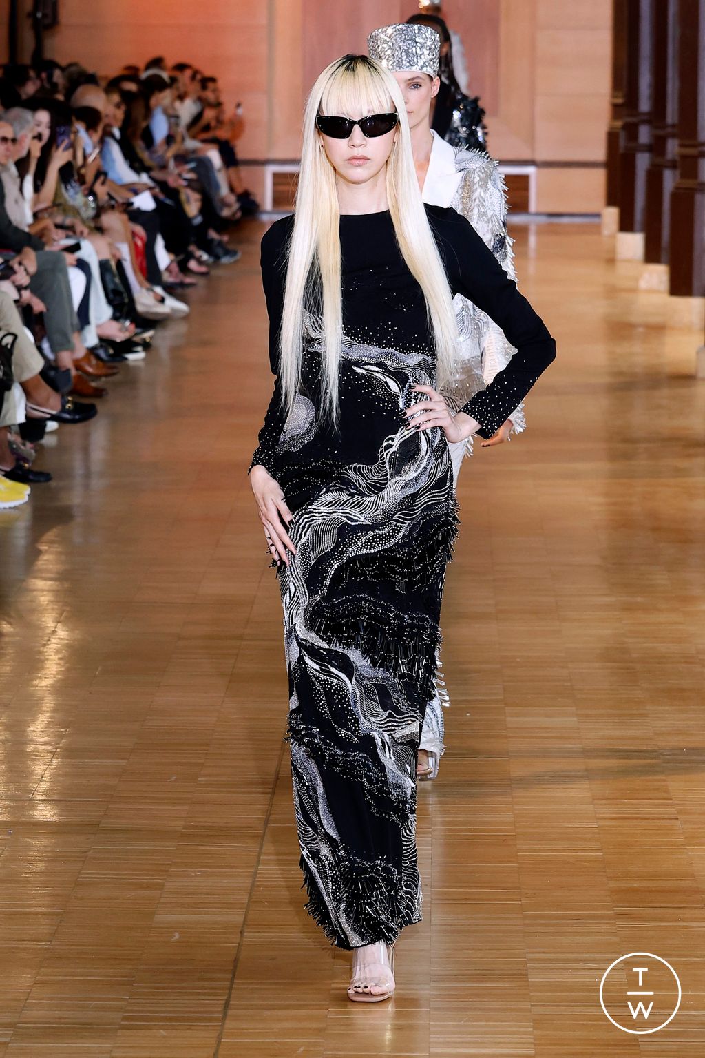 Fashion Week Paris Fall/Winter 2024 look 115 from the Rahul Mishra collection 高级定制