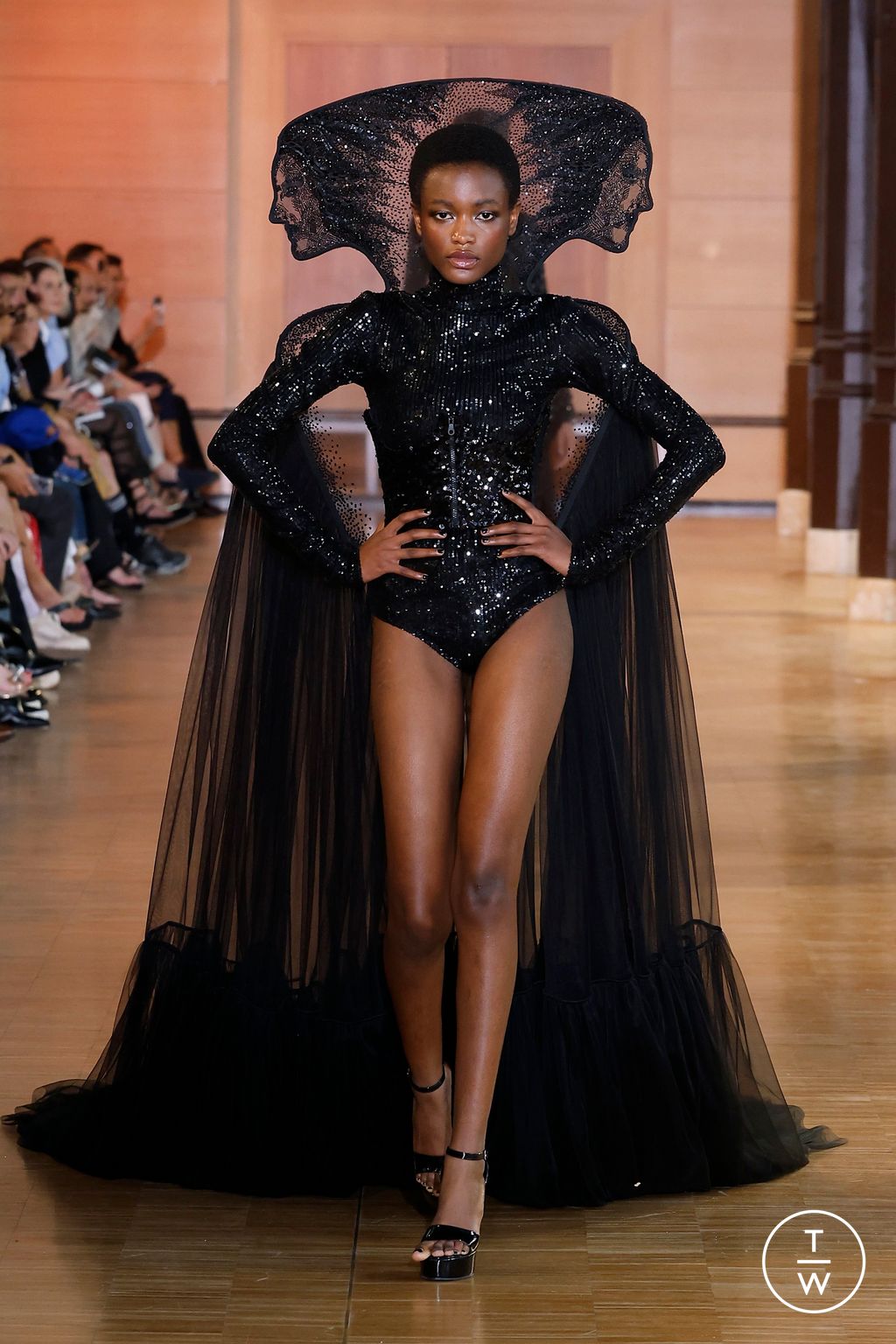 Fashion Week Paris Fall/Winter 2024 look 143 from the Rahul Mishra collection 高级定制