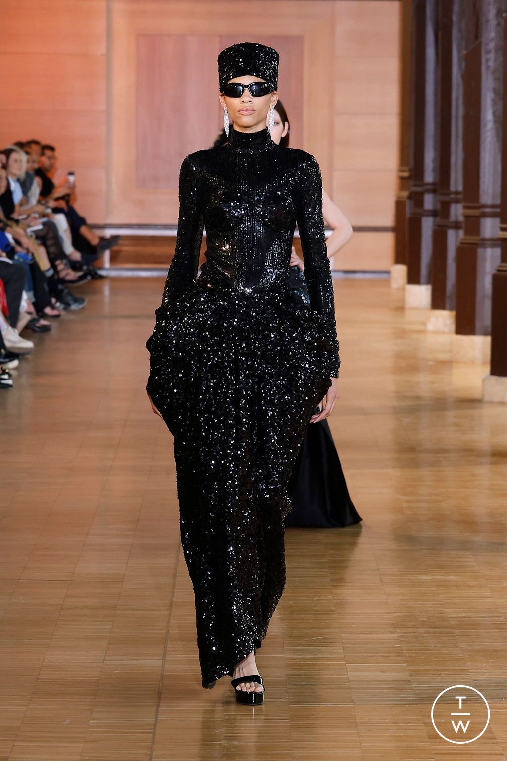 Fashion Week Paris Fall/Winter 2024 look 145 from the Rahul Mishra collection 高级定制