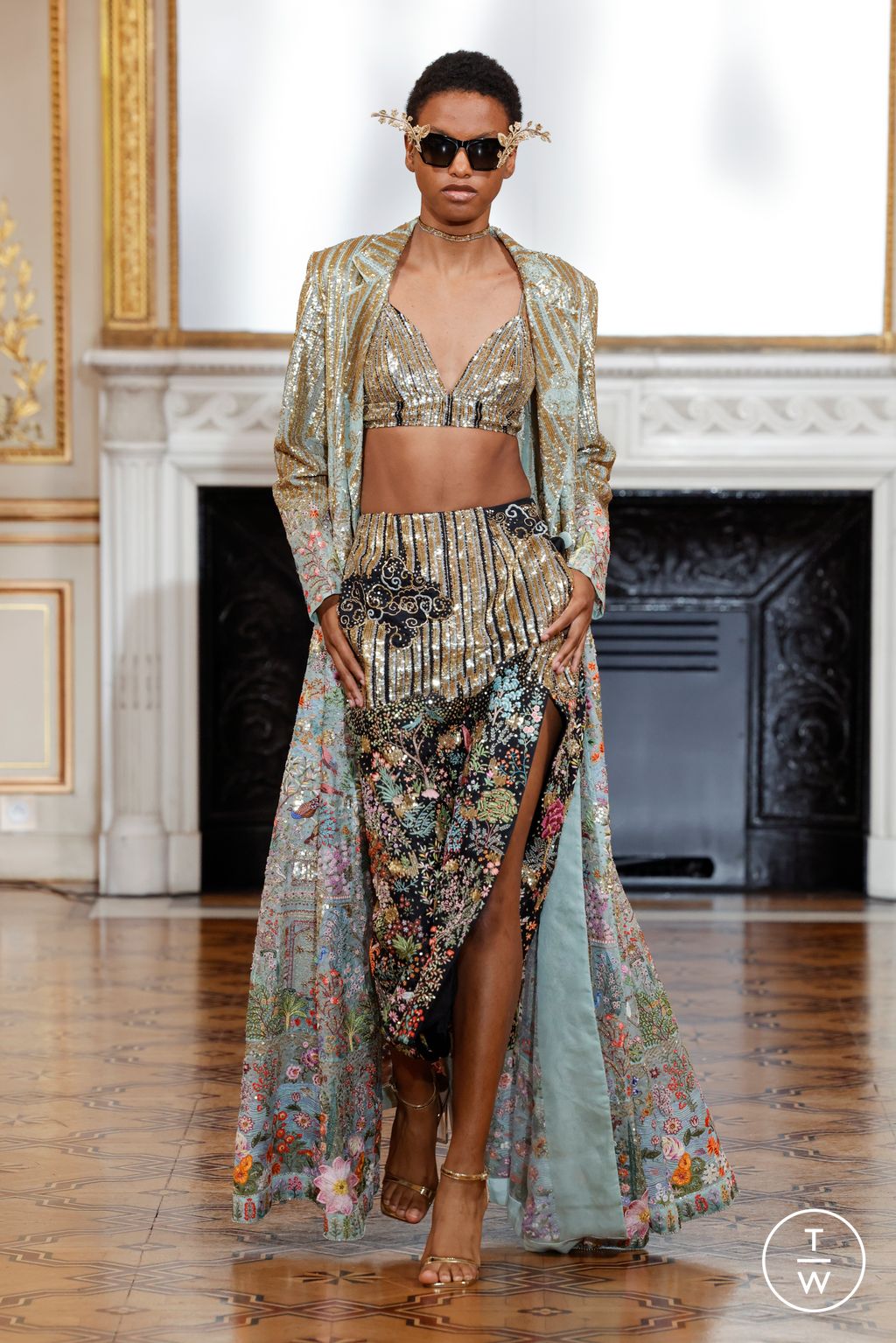 Fashion Week Paris Fall/Winter 2022 look 10 from the Rahul Mishra collection couture