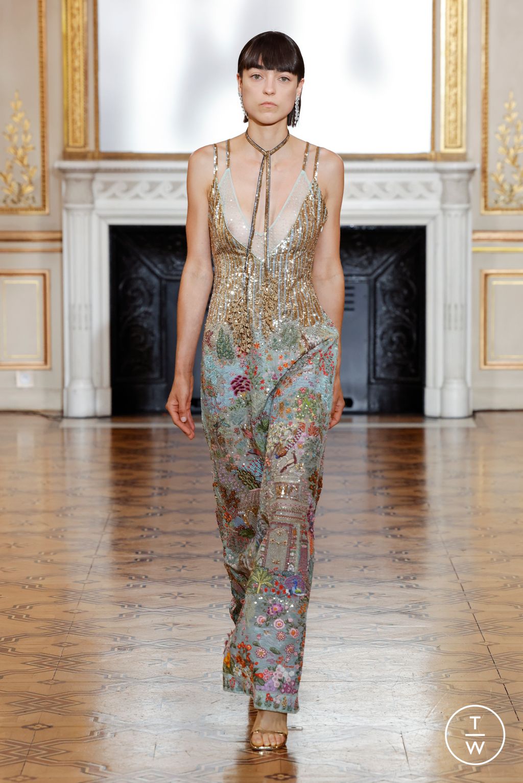 Fashion Week Paris Fall/Winter 2022 look 11 from the Rahul Mishra collection 高级定制