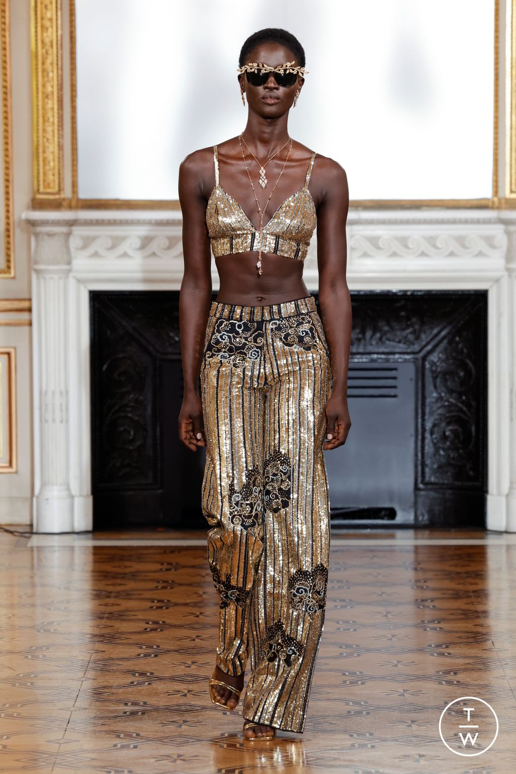 Fashion Week Paris Fall/Winter 2022 look 12 from the Rahul Mishra collection couture