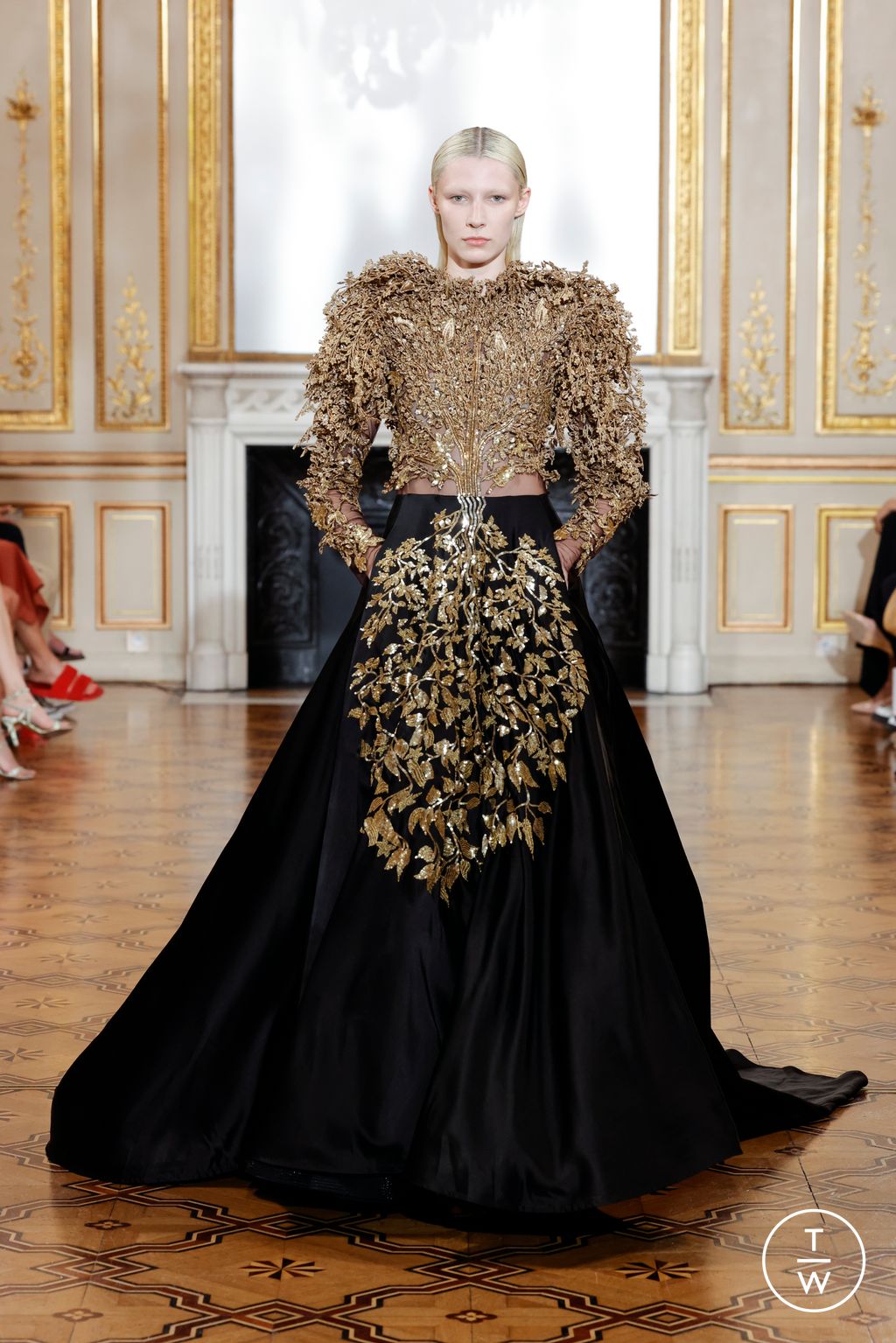 Fashion Week Paris Fall/Winter 2022 look 22 from the Rahul Mishra collection couture