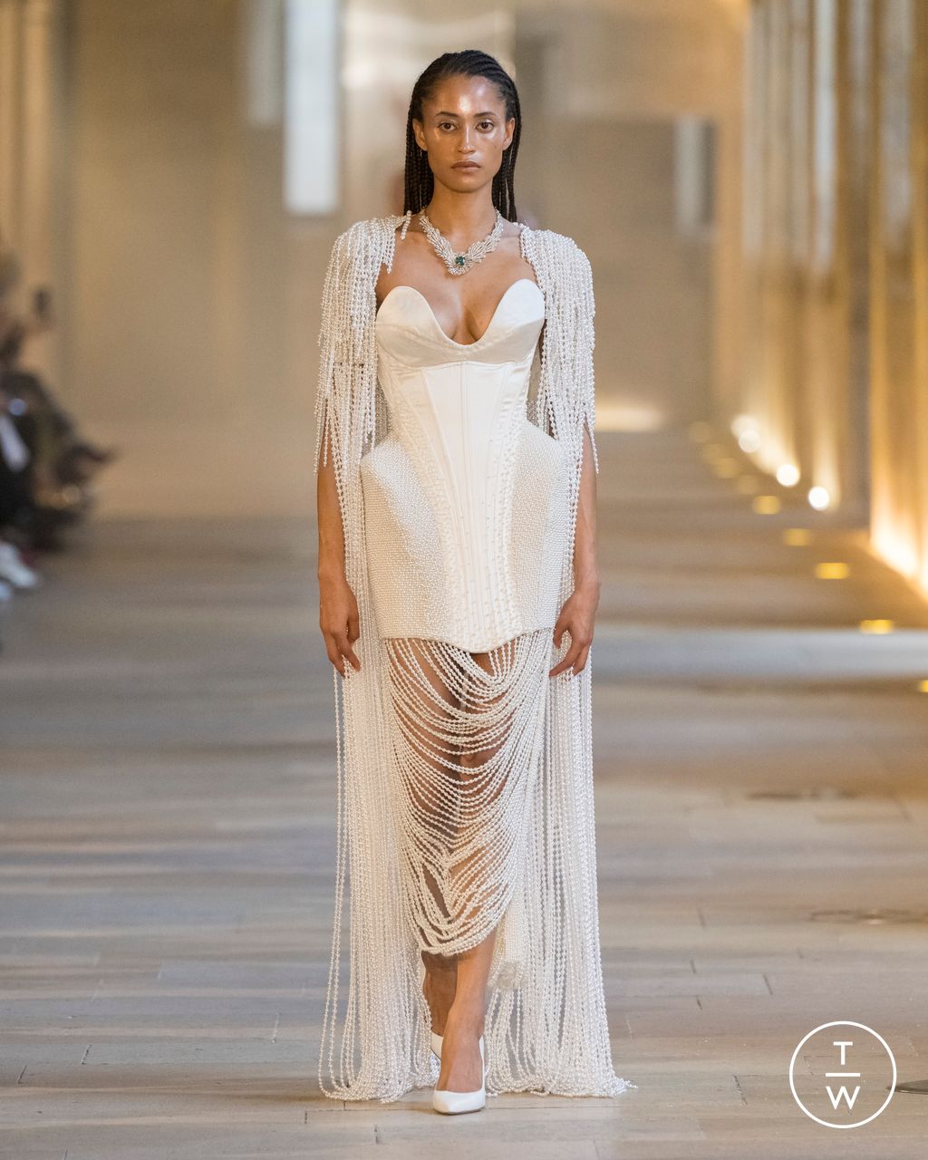 Fashion Week Paris Fall/Winter 2025 look 27 de la collection Rahul Mishra couture