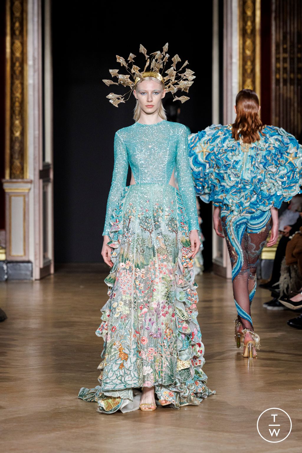 Fashion Week Paris Spring/Summer 2023 look 11 de la collection Rahul Mishra couture