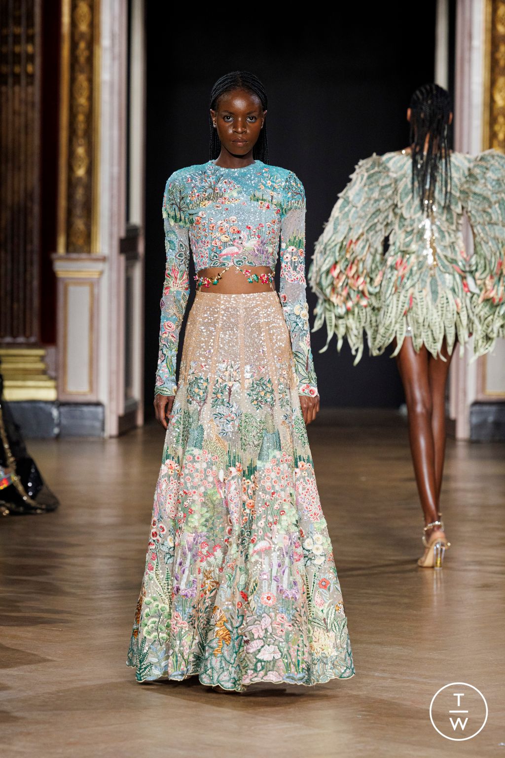 Fashion Week Paris Spring/Summer 2023 look 13 de la collection Rahul Mishra couture