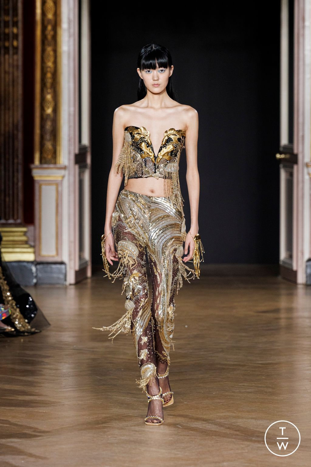 Fashion Week Paris Spring/Summer 2023 look 19 from the Rahul Mishra collection couture
