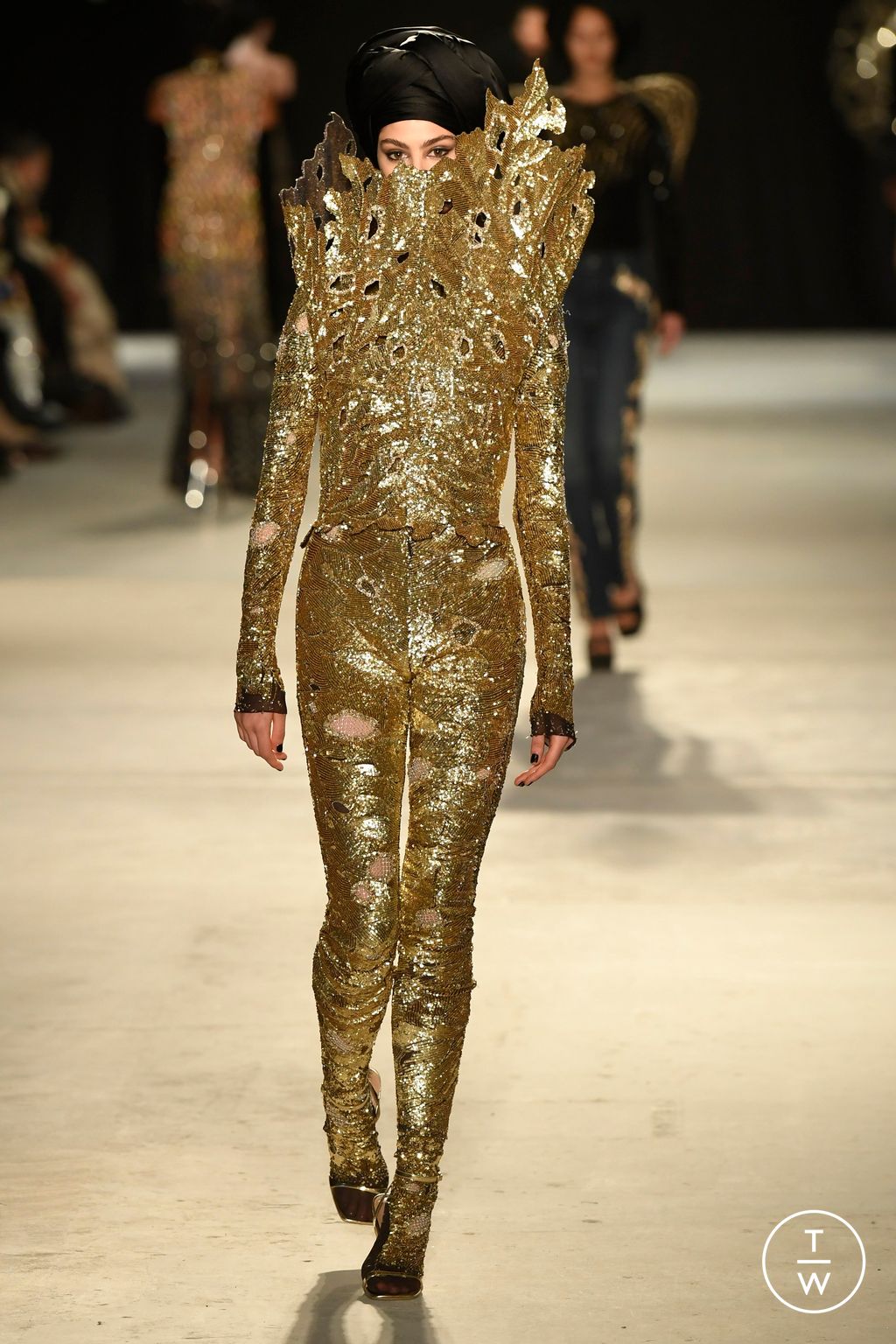 Fashion Week Paris Spring/Summer 2024 look 9 de la collection Rahul Mishra couture