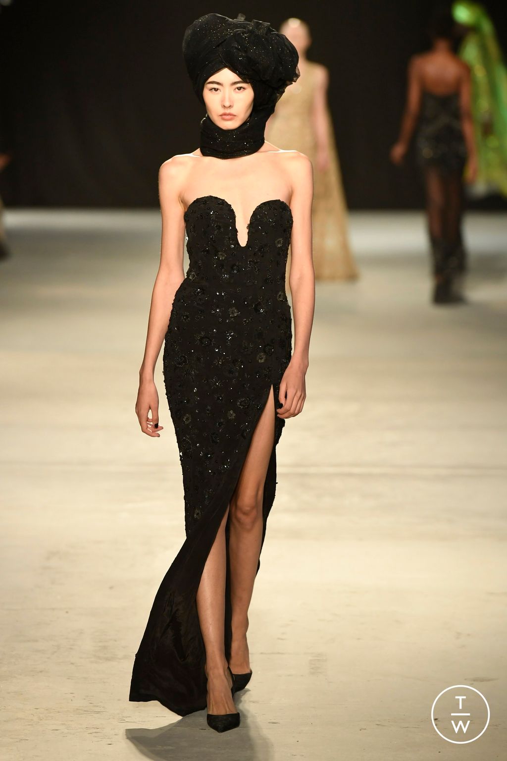Fashion Week Paris Spring/Summer 2024 look 23 from the Rahul Mishra collection 高级定制