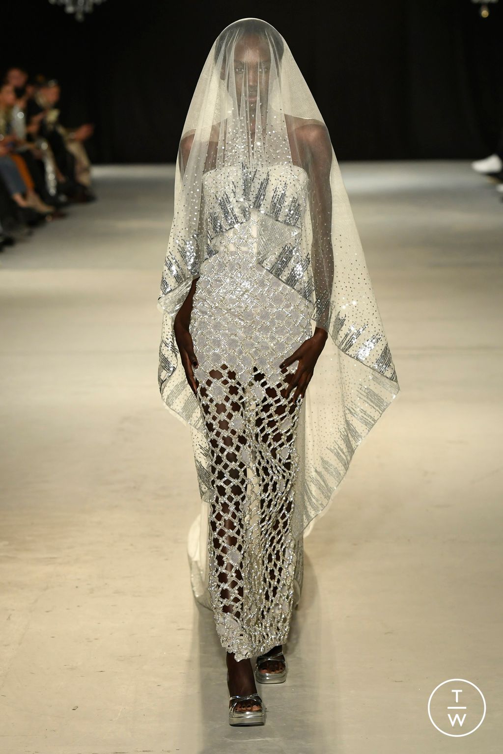Fashion Week Paris Spring/Summer 2024 look 42 from the Rahul Mishra collection 高级定制