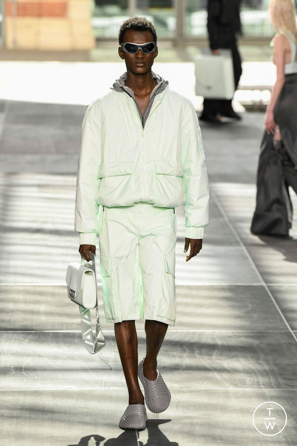 Fashion Week Paris Spring/Summer 2023 look 7 from the Rains collection menswear