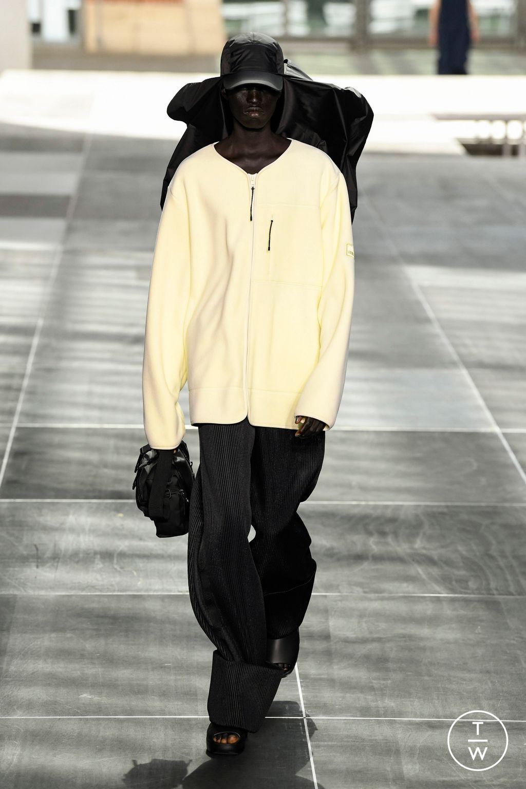 Fashion Week Paris Spring/Summer 2023 look 15 from the Rains collection menswear