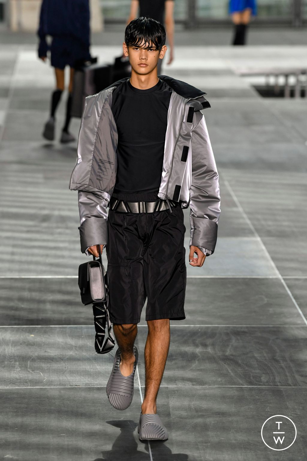 Fashion Week Paris Spring/Summer 2023 look 21 from the Rains collection menswear