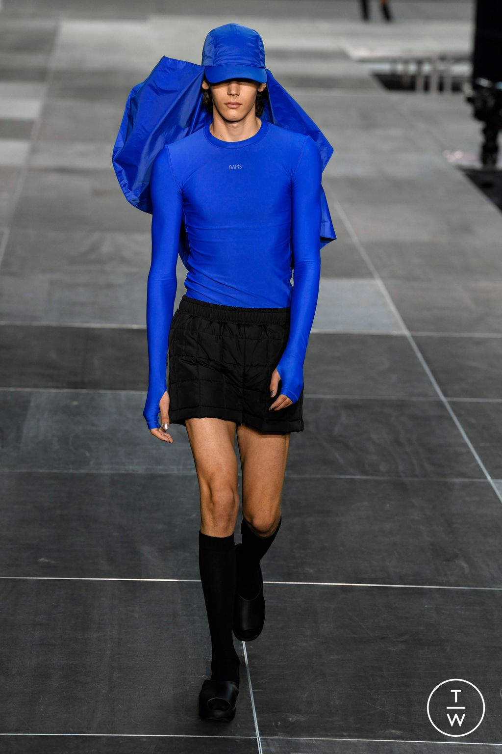 Fashion Week Paris Spring/Summer 2023 look 24 from the Rains collection menswear