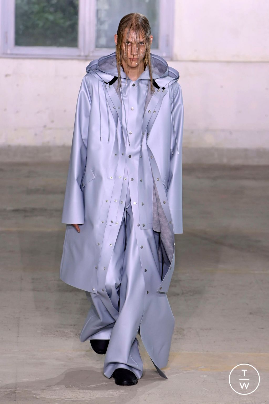 Fashion Week Paris Spring/Summer 2024 look 1 from the Rains collection menswear