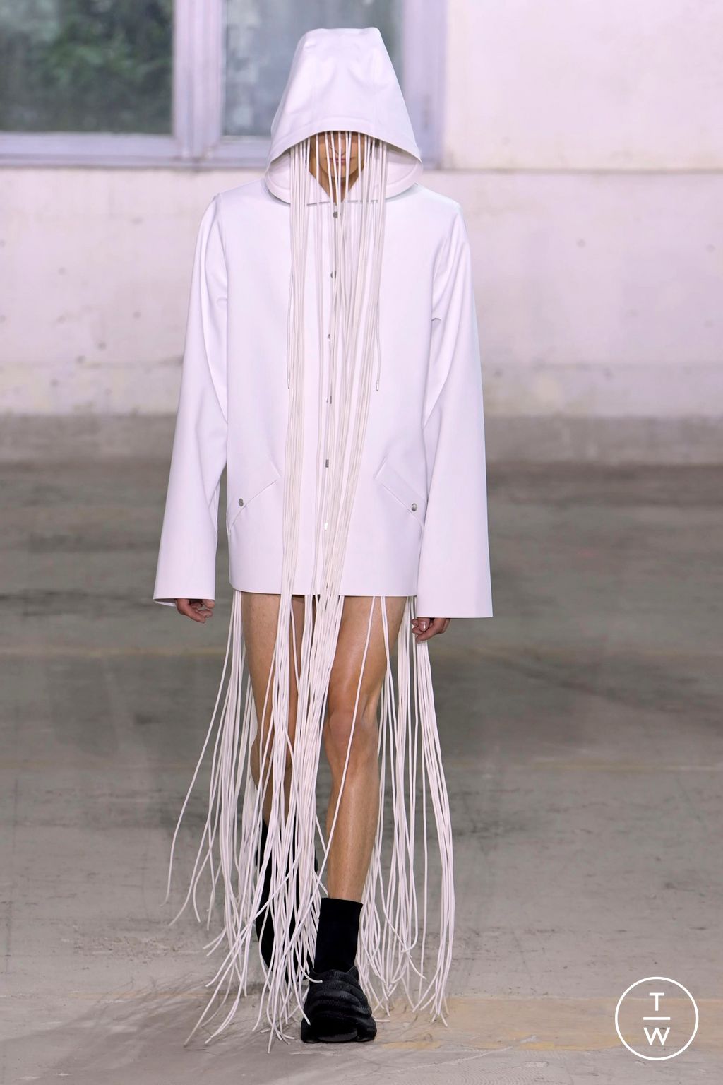 Fashion Week Paris Spring/Summer 2024 look 7 de la collection Rains menswear