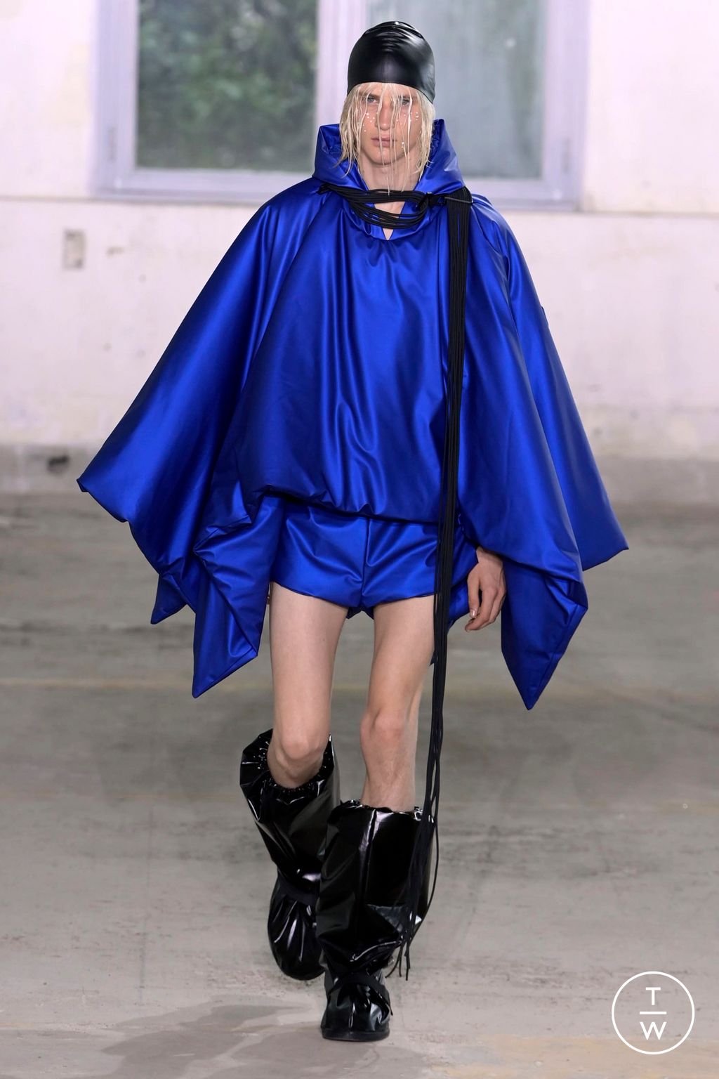 Fashion Week Paris Spring/Summer 2024 look 10 from the Rains collection 男装