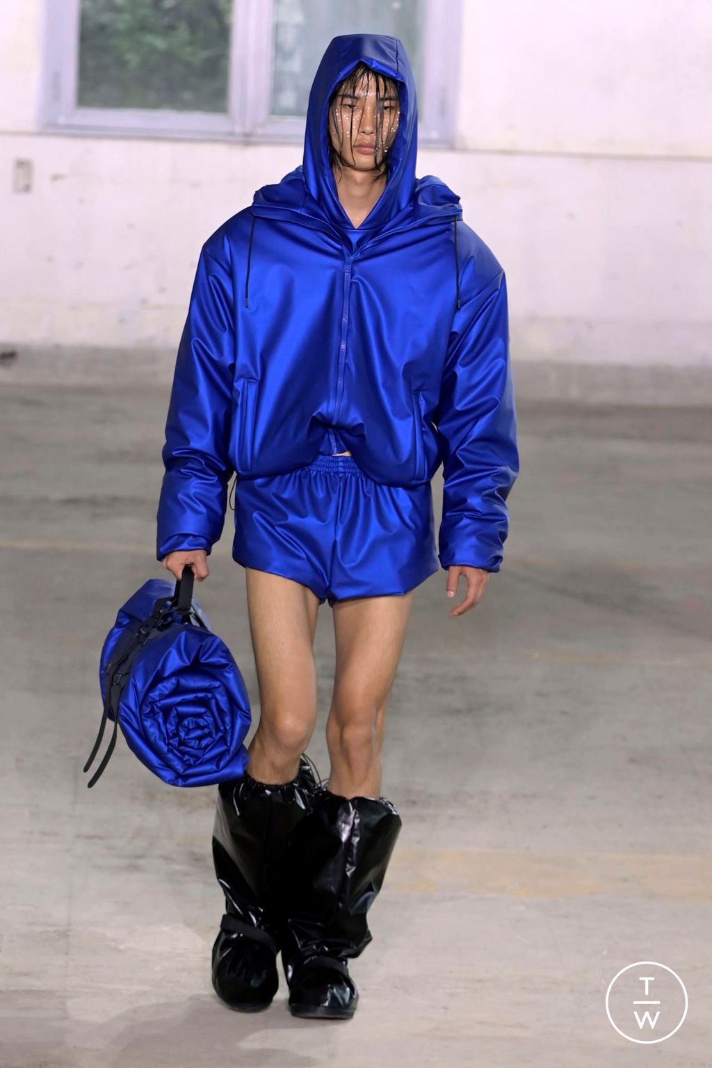 Fashion Week Paris Spring/Summer 2024 look 11 from the Rains collection 男装