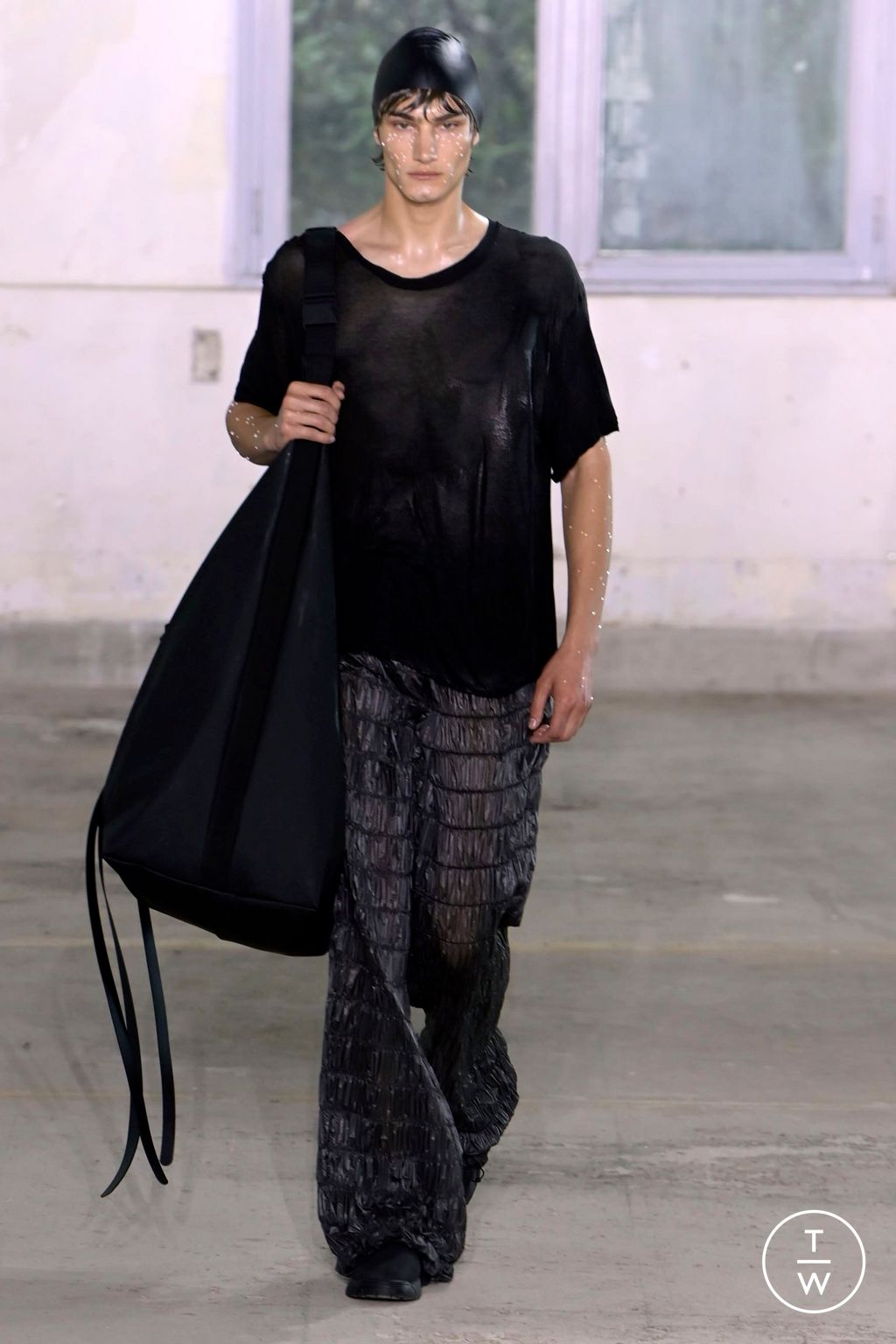 Fashion Week Paris Spring/Summer 2024 look 22 from the Rains collection menswear