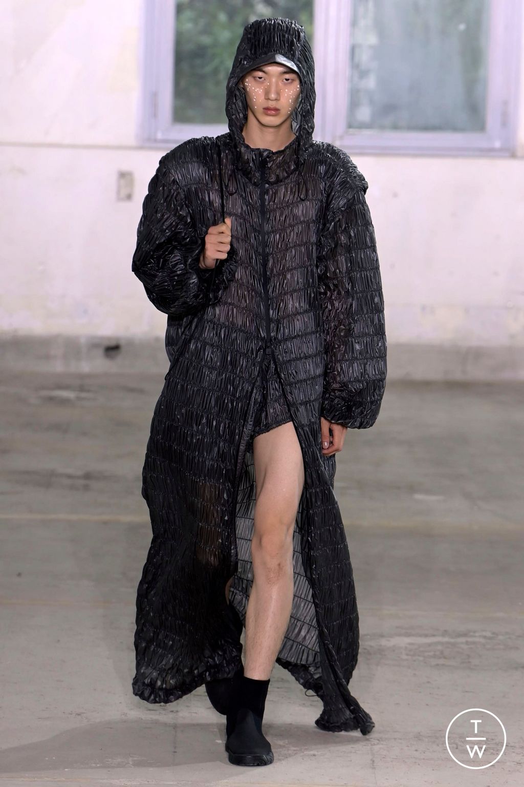 Fashion Week Paris Spring/Summer 2024 look 24 from the Rains collection menswear