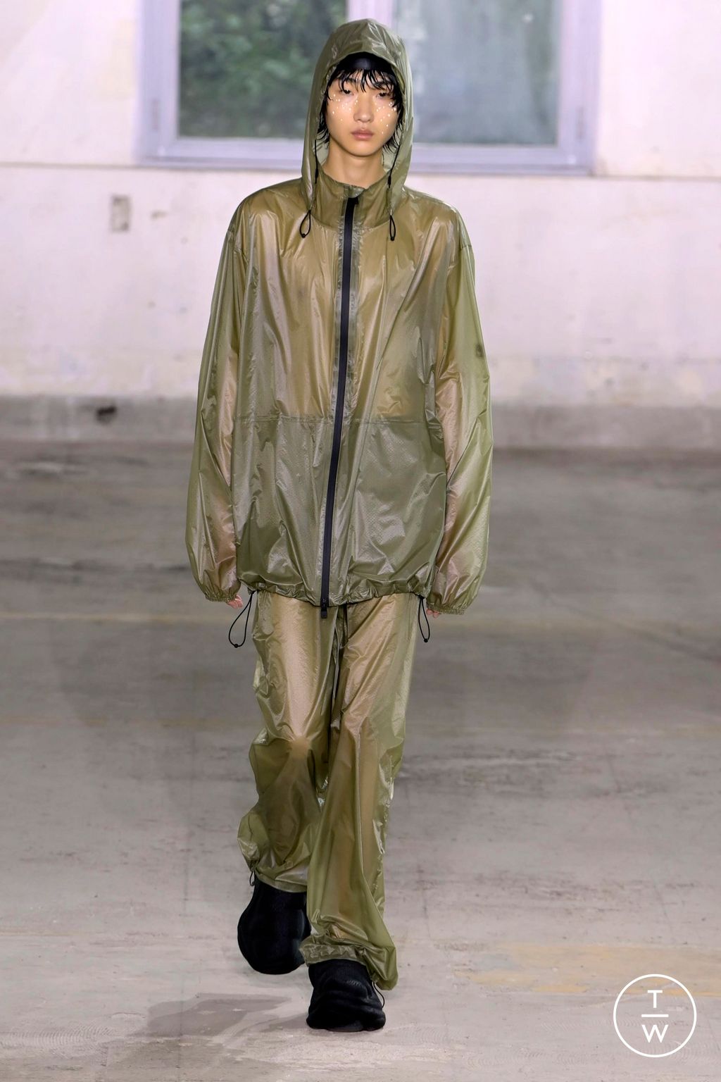 Fashion Week Paris Spring/Summer 2024 look 26 from the Rains collection menswear