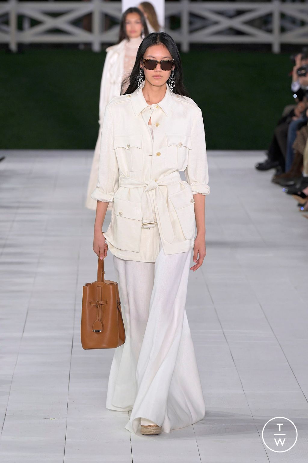 Fashion Week New York Spring/Summer 2025 look 15 de la collection Ralph Lauren womenswear