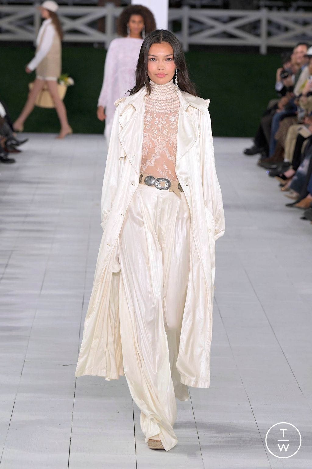Fashion Week New York Spring/Summer 2025 look 16 from the Ralph Lauren collection womenswear