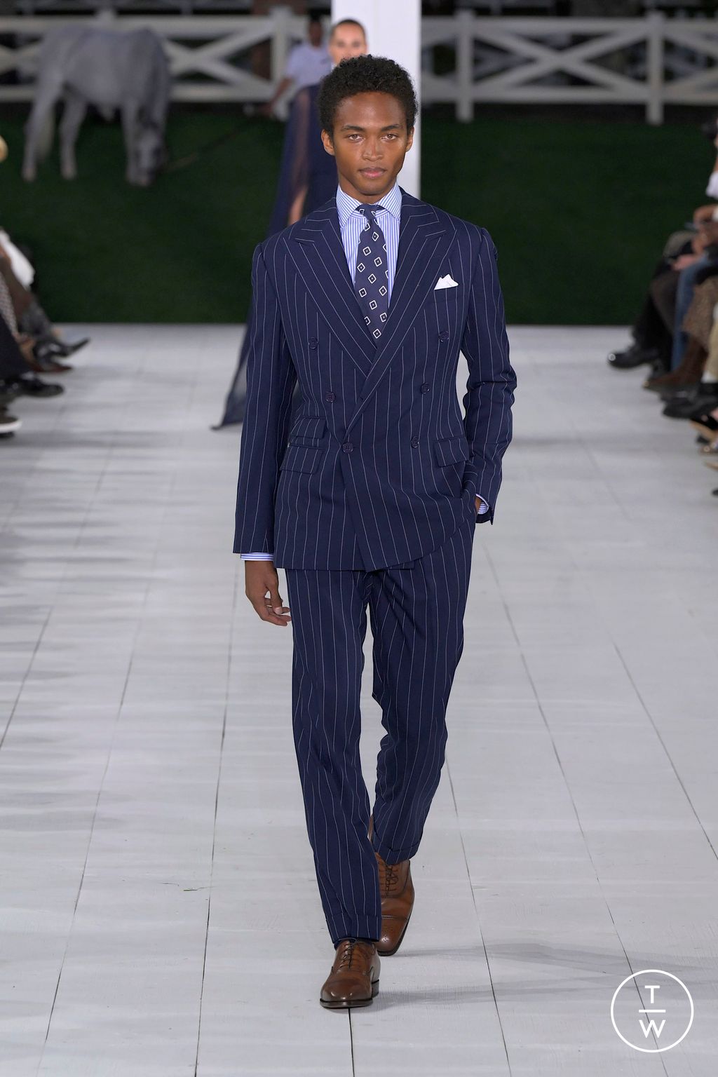 Fashion Week New York Spring-Summer 2025 look 25 from the Ralph Lauren collection womenswear