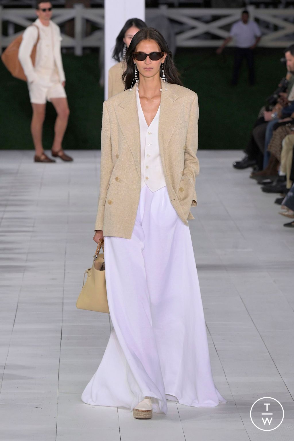 Fashion Week New York Spring/Summer 2025 look 34 from the Ralph Lauren collection womenswear