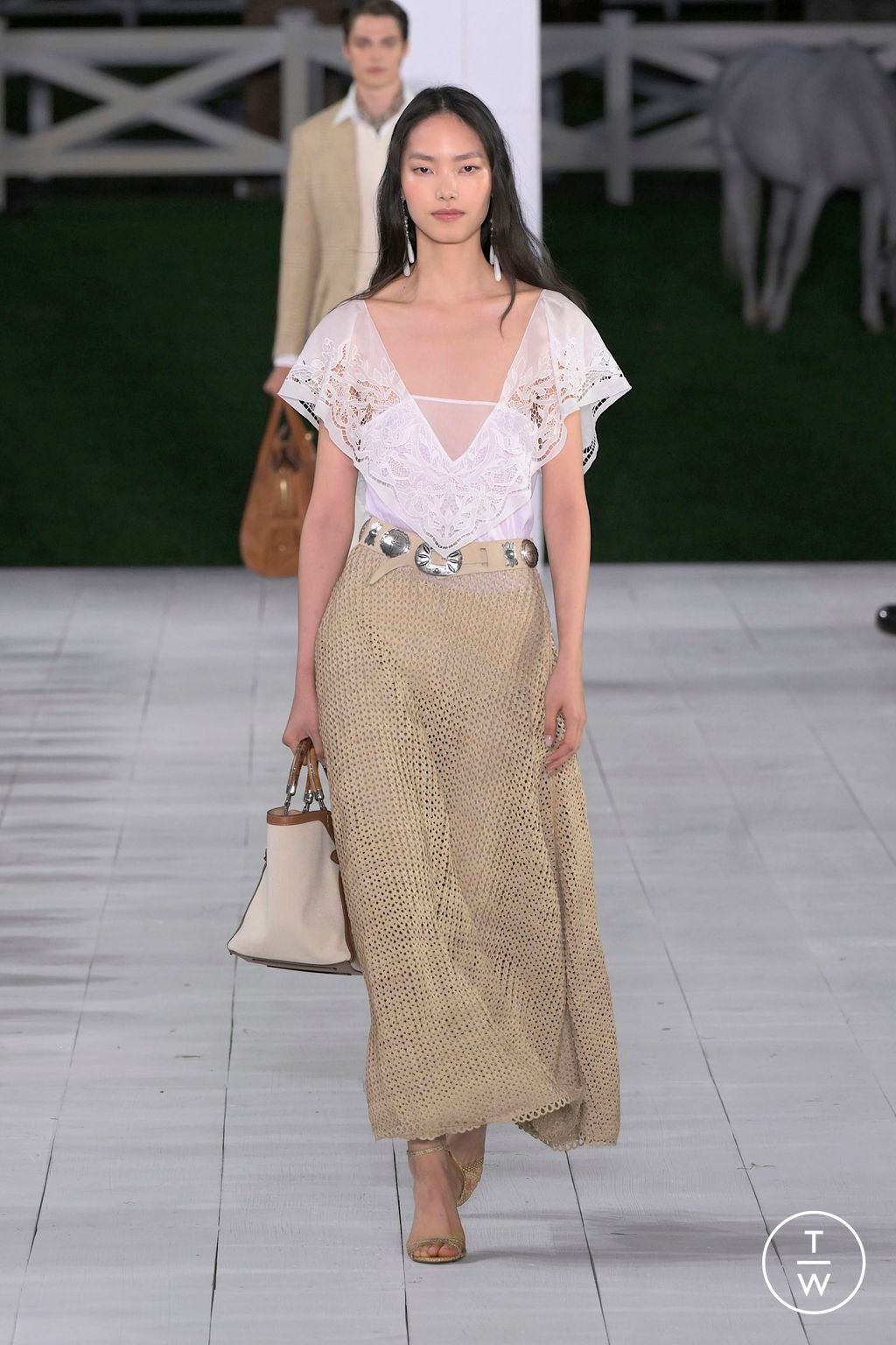 Fashion Week New York Spring-Summer 2025 look 37 from the Ralph Lauren collection womenswear