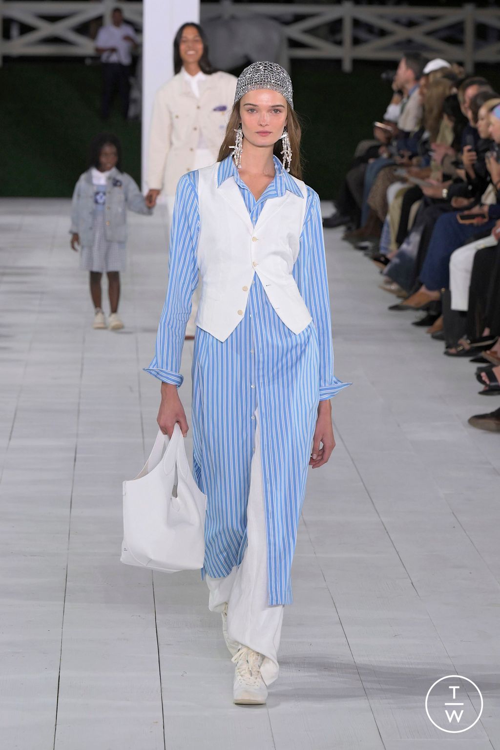 Fashion Week New York Spring/Summer 2025 look 72 de la collection Ralph Lauren womenswear