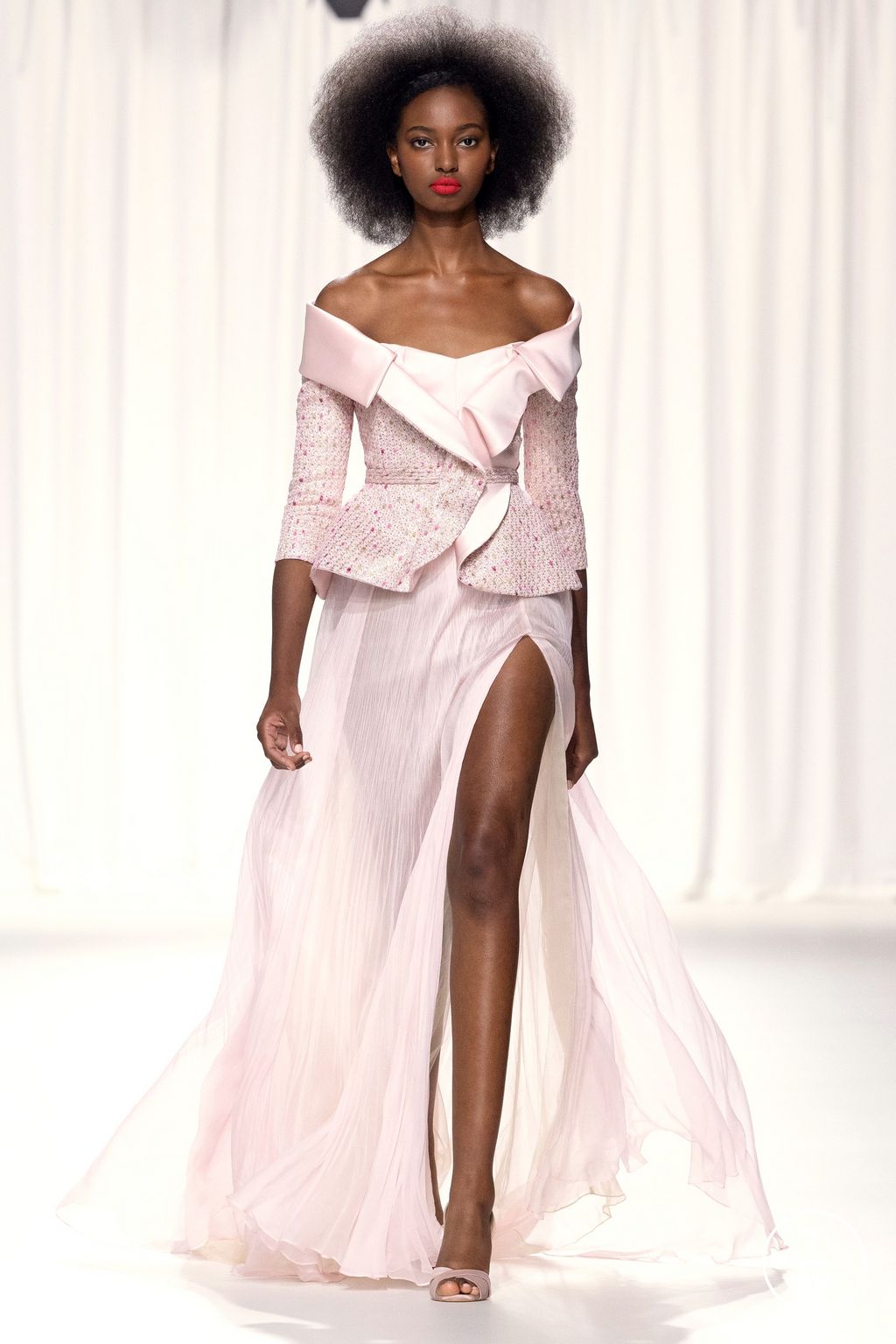 Fashion Week Paris Fall/Winter 2023 look 14 from the Rami Al Ali collection couture