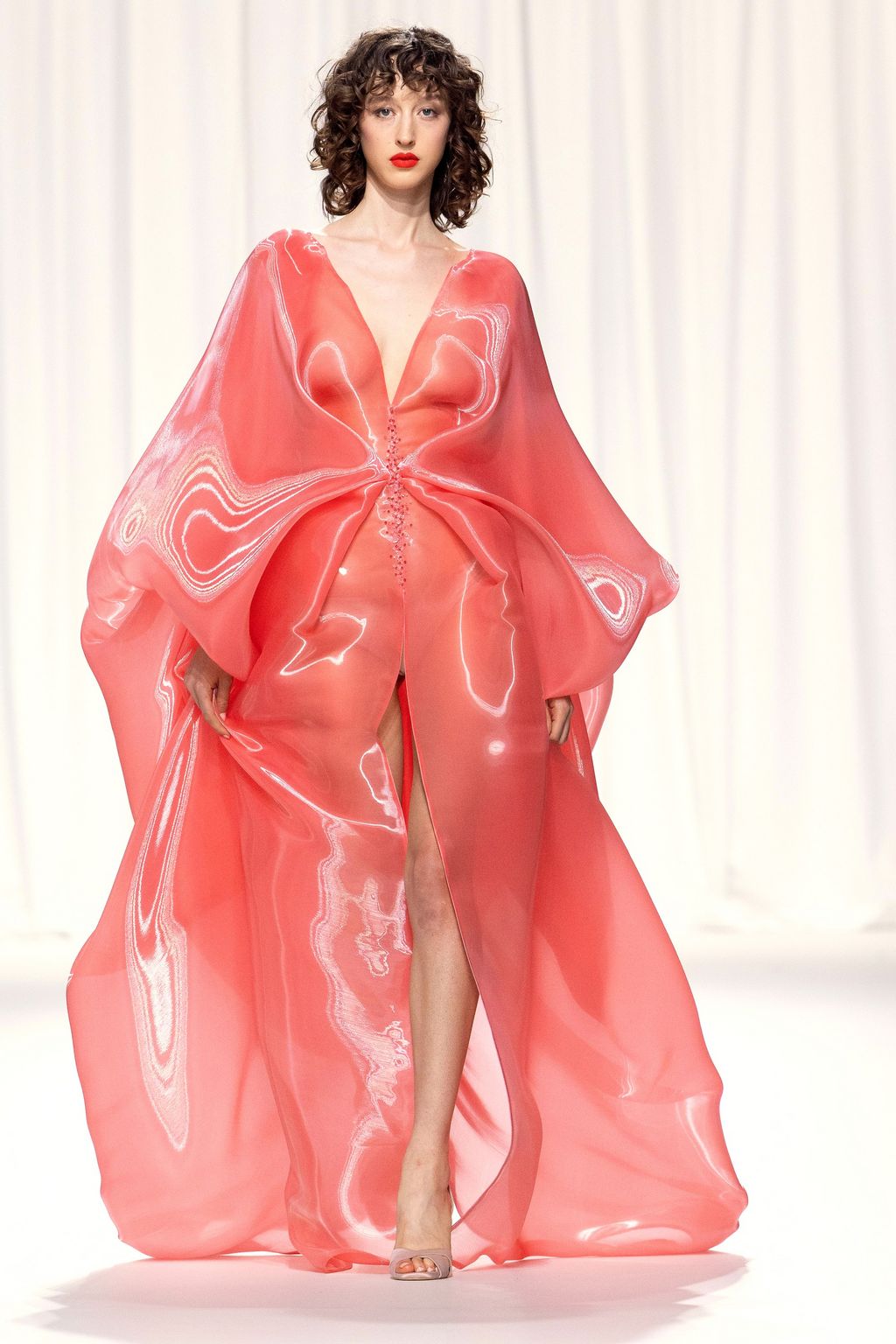 Fashion Week Paris Fall/Winter 2023 look 25 from the Rami Al Ali collection couture