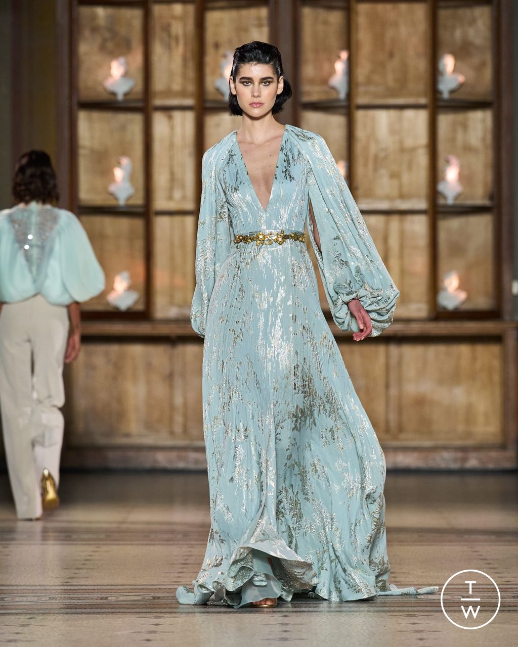 Fashion Week Paris Spring/Summer 2023 look 9 de la collection Rami Al Ali couture
