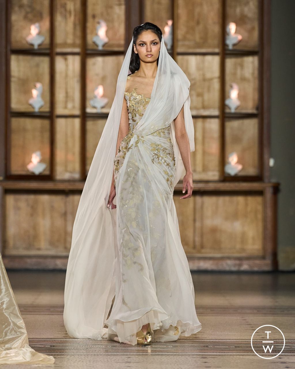 Fashion Week Paris Spring/Summer 2023 look 14 de la collection Rami Al Ali couture