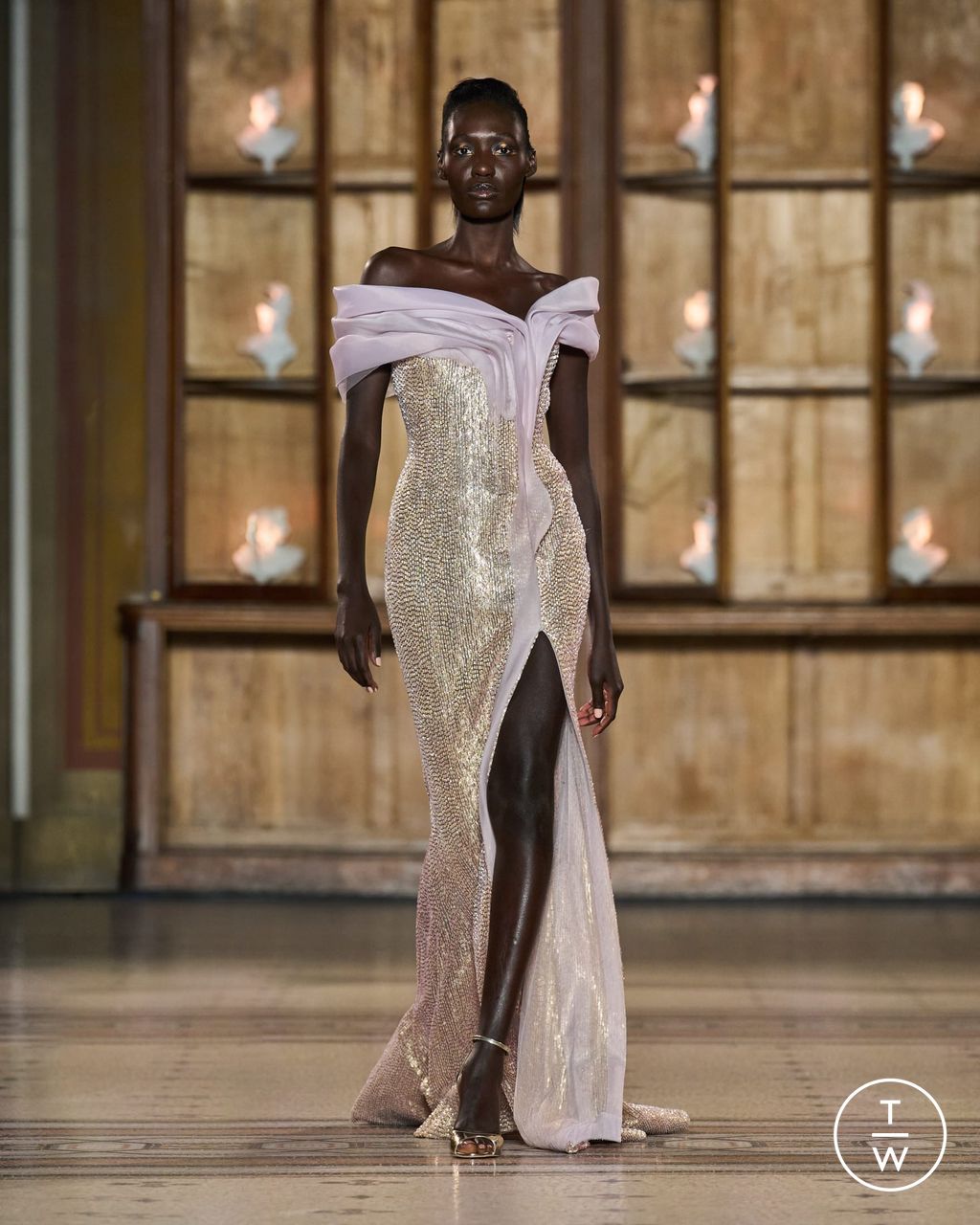 Fashion Week Paris Spring/Summer 2023 look 23 de la collection Rami Al Ali couture