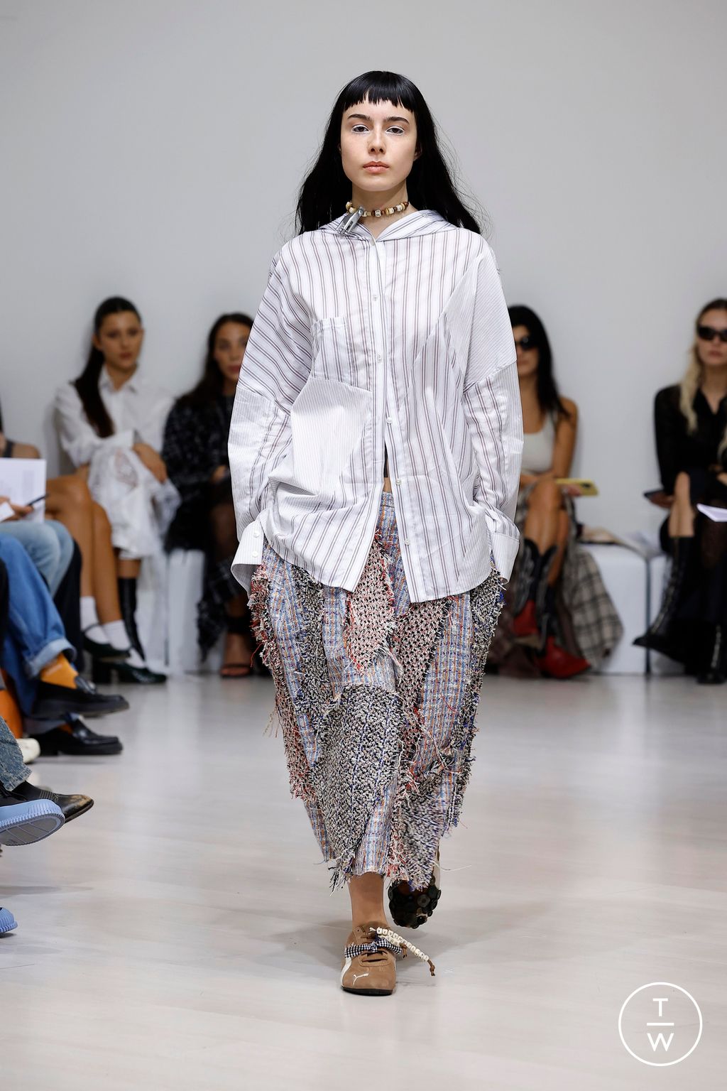 Fashion Week Milan Spring/Summer 2025 look 31 from the RAVE REVIEW collection womenswear
