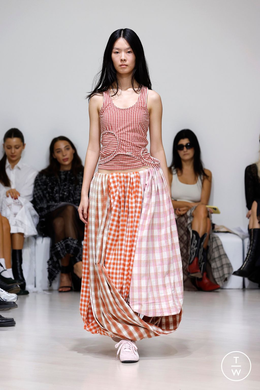 Fashion Week Milan Spring/Summer 2025 look 76 from the RAVE REVIEW collection womenswear