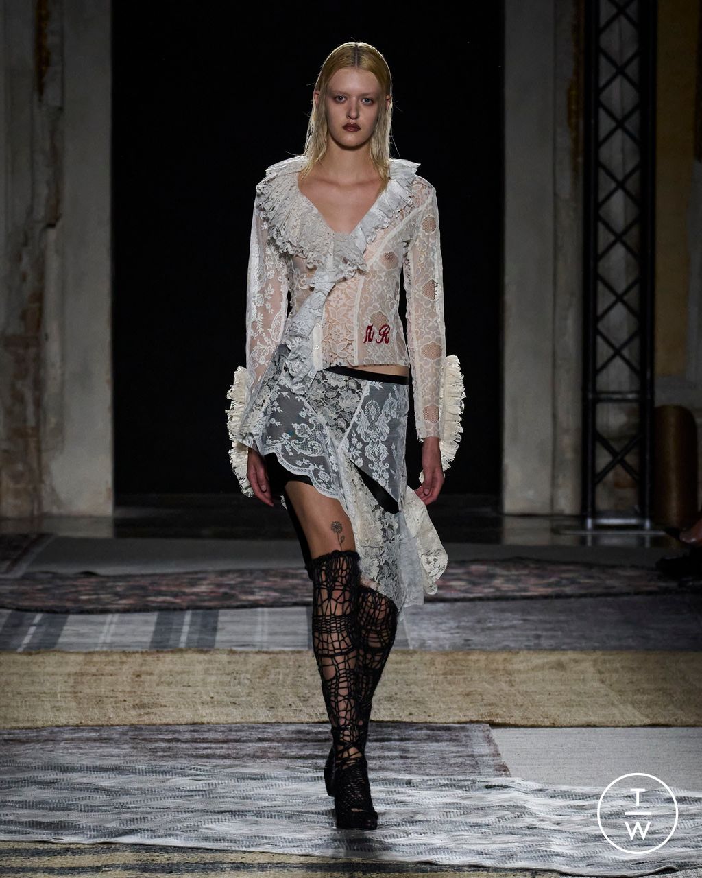Fashion Week Milan Spring/Summer 2024 look 9 de la collection RAVE REVIEW womenswear