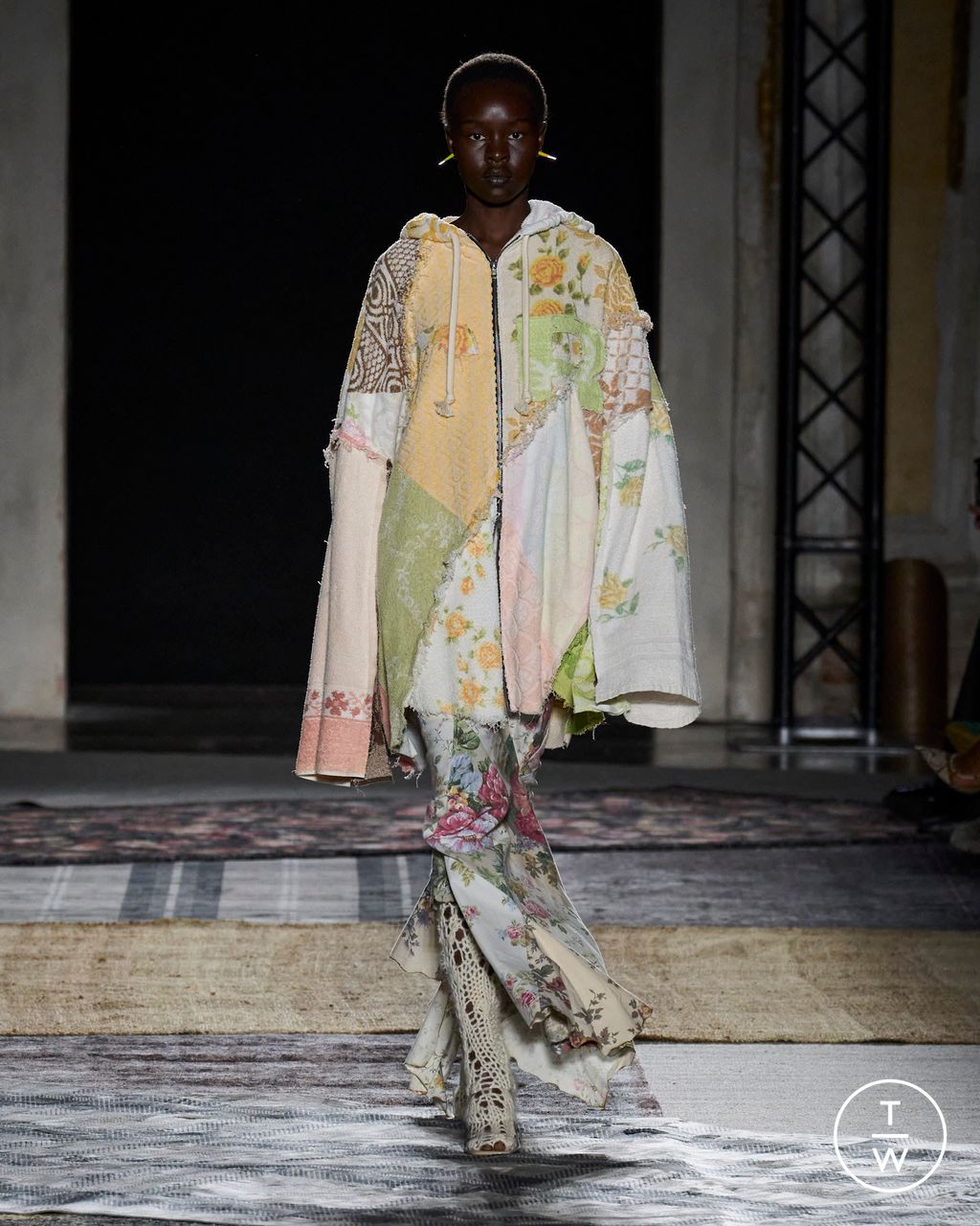 Fashion Week Milan Spring/Summer 2024 look 11 de la collection RAVE REVIEW womenswear