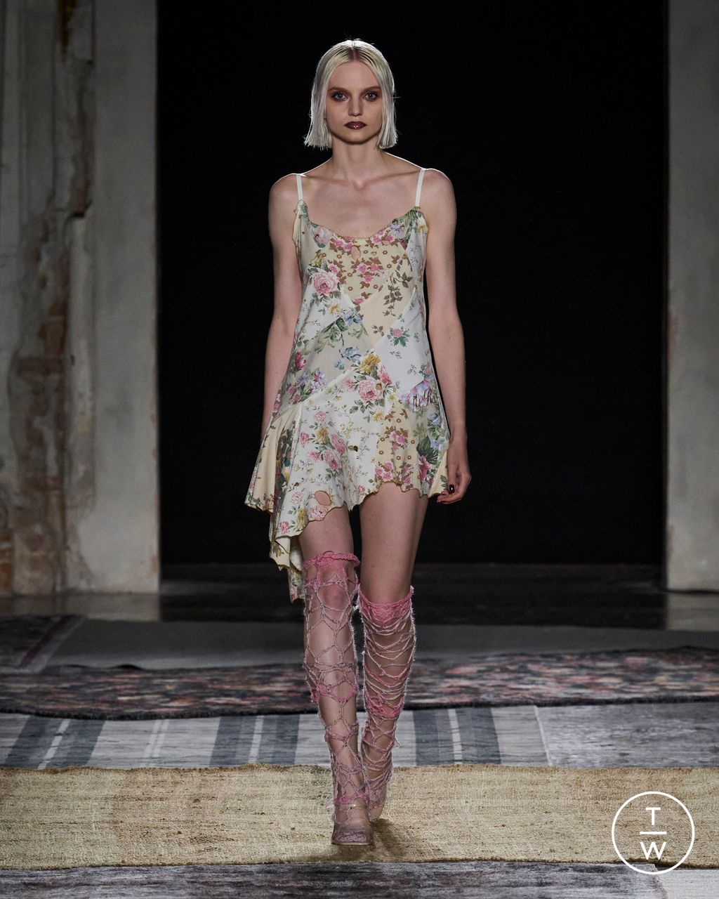 Fashion Week Milan Spring/Summer 2024 look 15 de la collection RAVE REVIEW womenswear