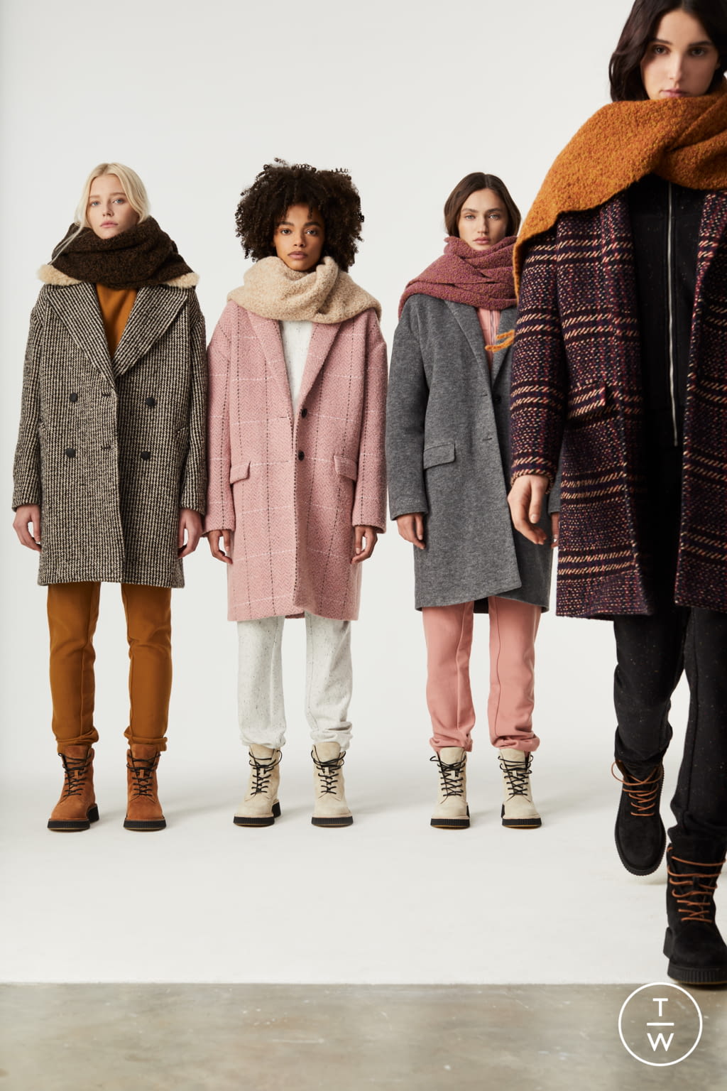 Fashion Week New York Fall/Winter 2021 look 1 de la collection Rag & Bone womenswear