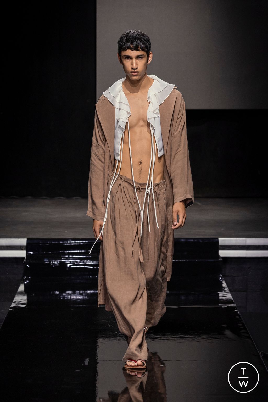 Fashion Week Paris Spring-Summer 2025 look 4 from the RBA New York - Saudi 100 collection menswear