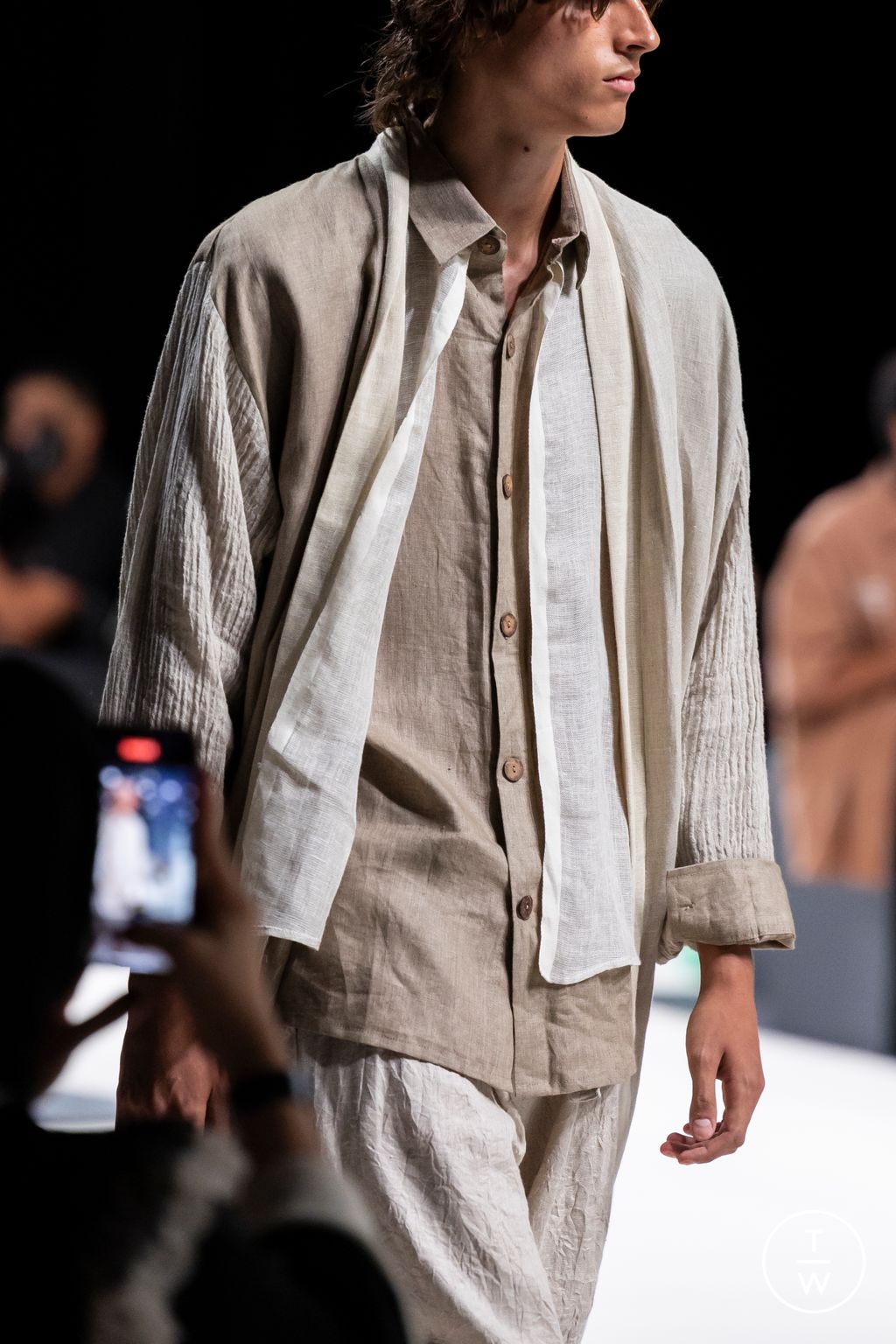 Fashion Week Paris Spring/Summer 2025 look 25 de la collection RBA New York - Saudi 100 menswear