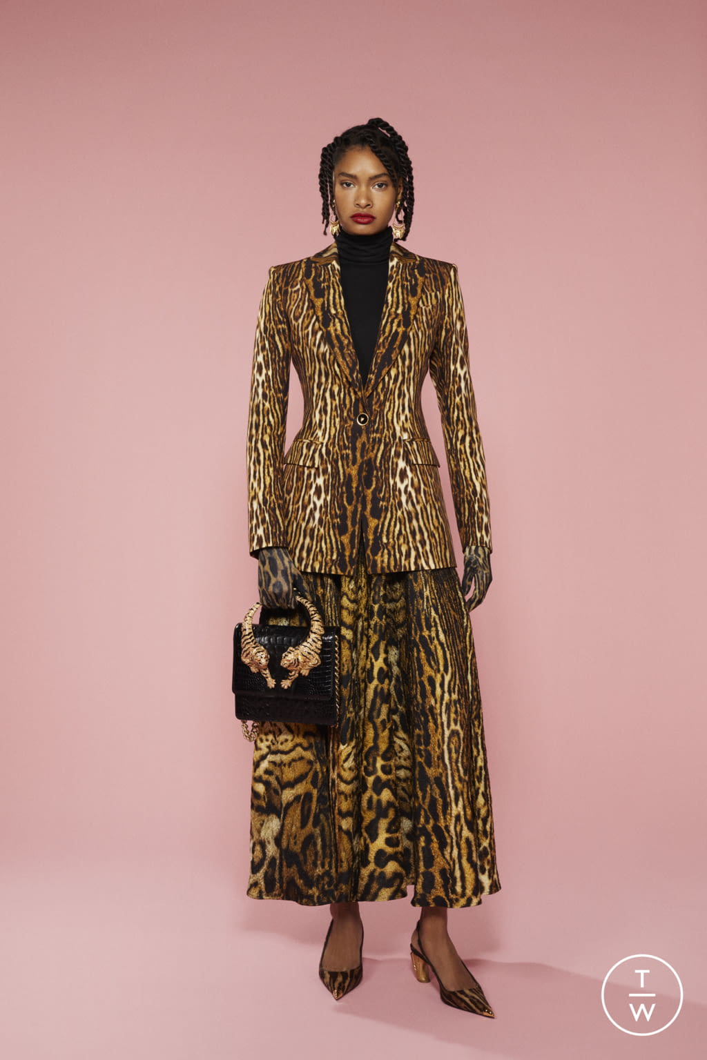 Fashion Week Milan Pre-Fall 2022 look 1 de la collection Roberto Cavalli womenswear