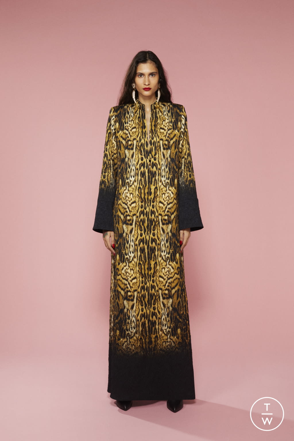 Fashion Week Milan Pre-Fall 2022 look 25 from the Roberto Cavalli collection 女装