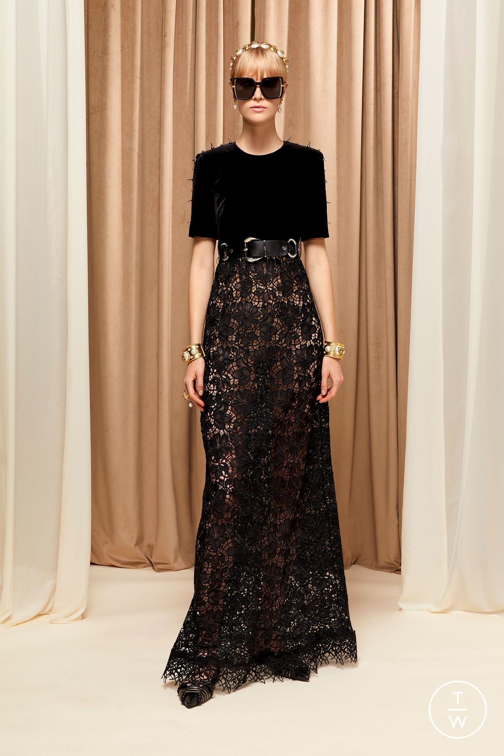 Fashion Week Milan Resort 2023 look 16 from the Roberto Cavalli collection 女装