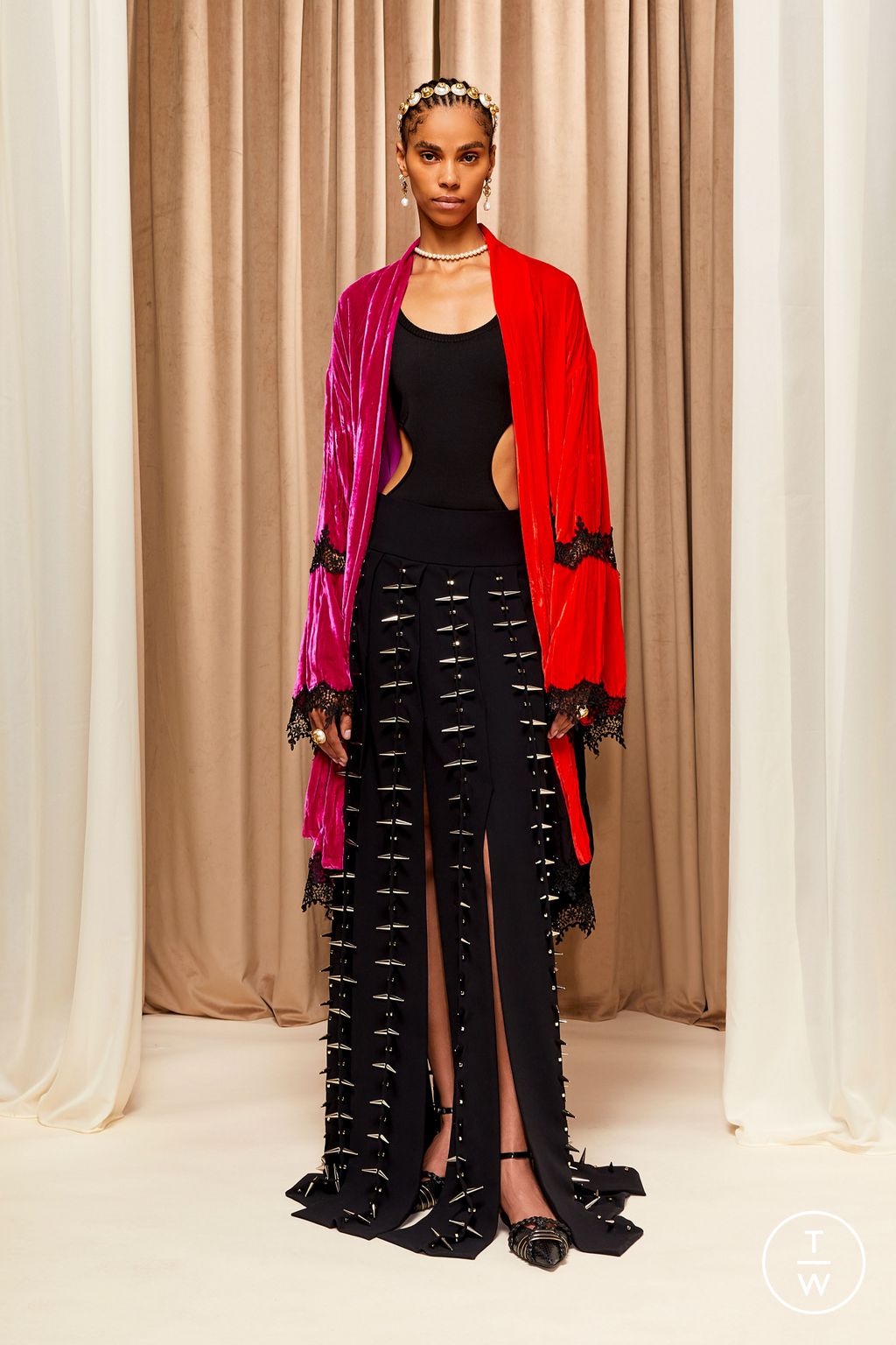 Fashion Week Milan Resort 2023 look 17 from the Roberto Cavalli collection 女装