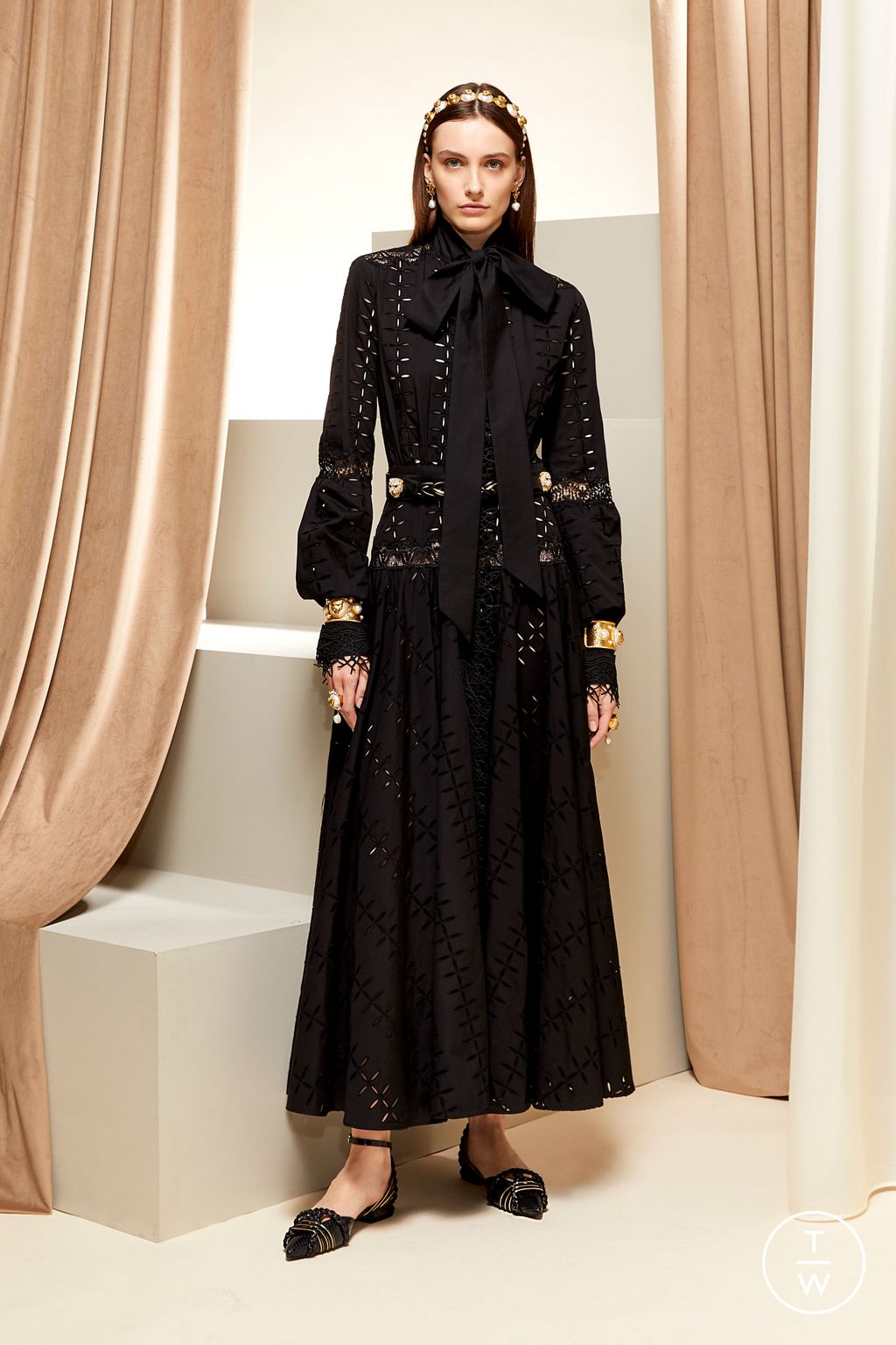 Fashion Week Milan Resort 2023 look 20 from the Roberto Cavalli collection 女装